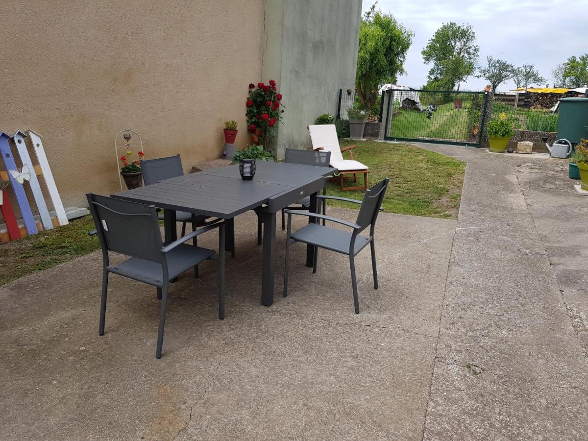 Gite De Plaisance Lagarde  Exterior photo
